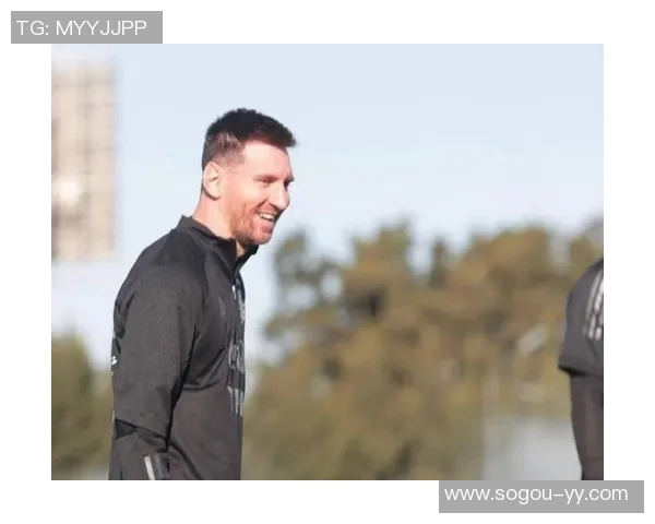 梅西在社交媒体分享照片宣布前往阿根廷国家队报到的喜悦心情